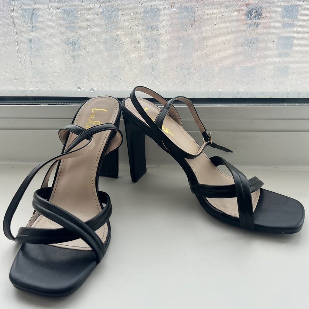 Lulus Black Heels Size 8.5